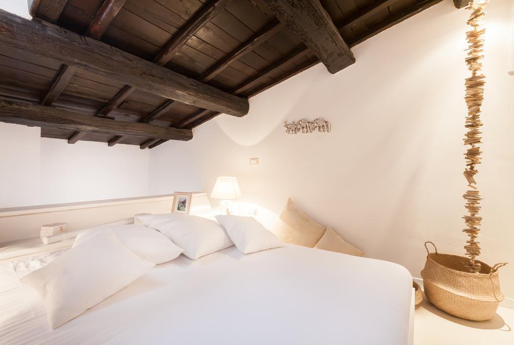 Casa Serena Rome Room photo
