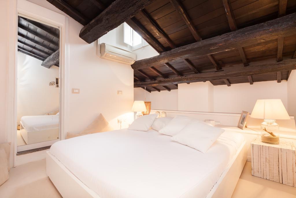Casa Serena Rome Room photo